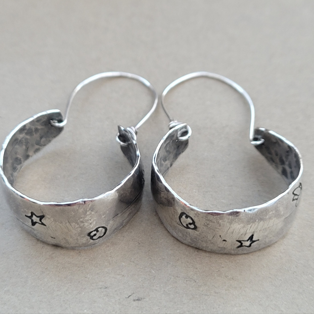 Jes MaHarry Sterling Silver Hoop Earrings- BEAUTIFUL! ❤️